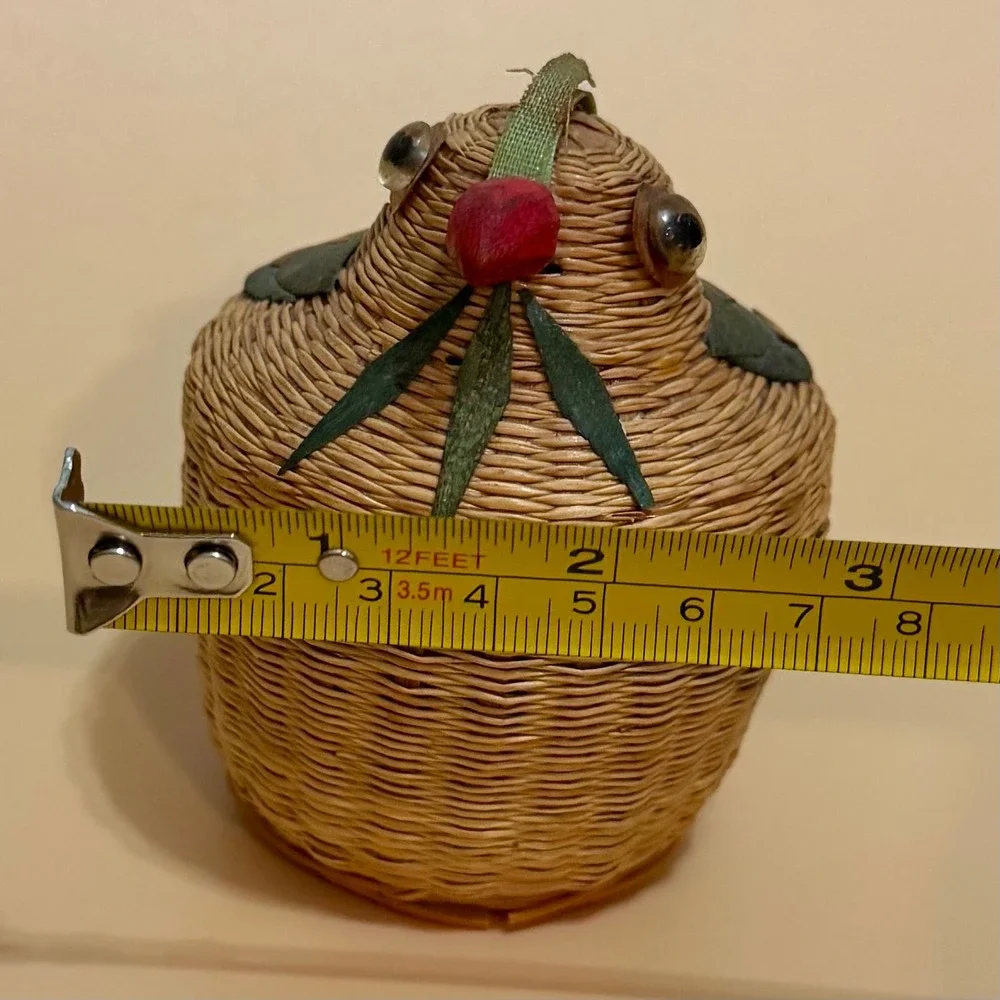 Vintage Wicker Hen on‎ Nest Basket Figural Woven Straw Trinket Box Small 3.5